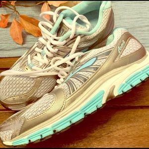 Reserved - Brooks Running Shoes